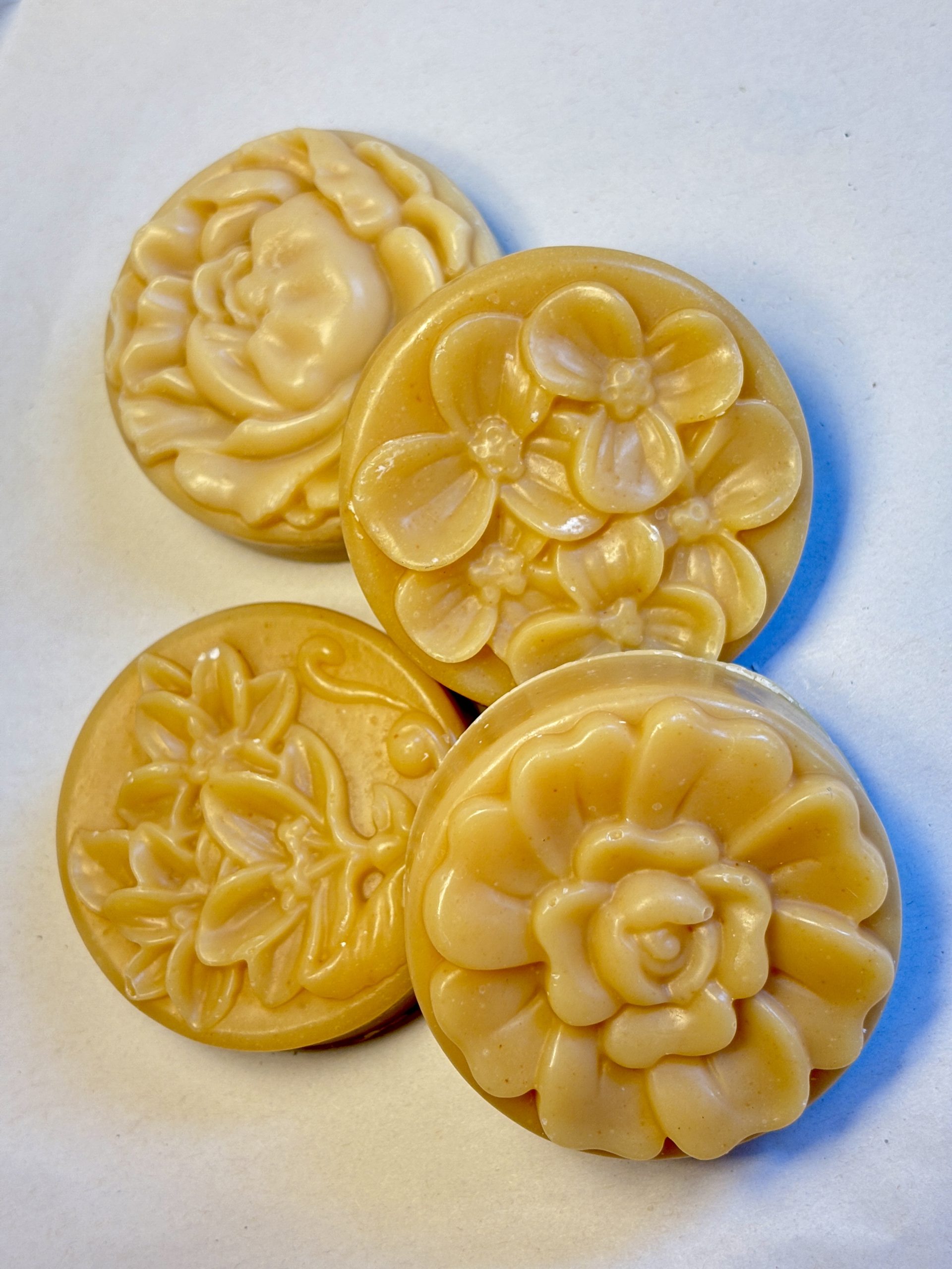 Savon Racine d'Or NouriCare en groupe de quatre
